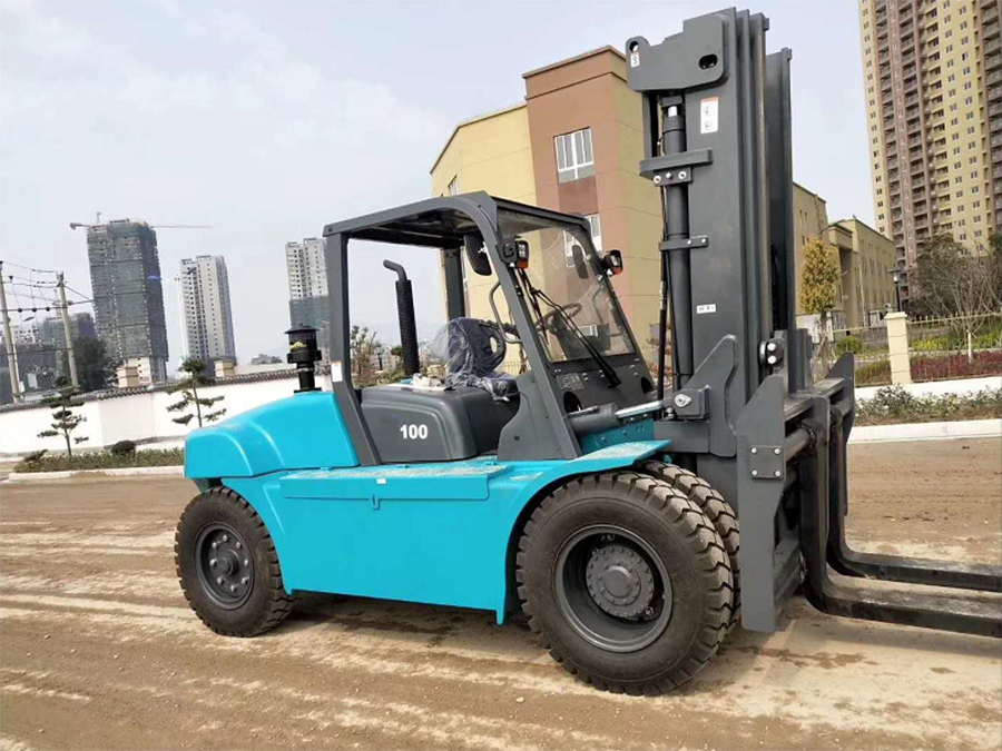 FB100 electric forklift